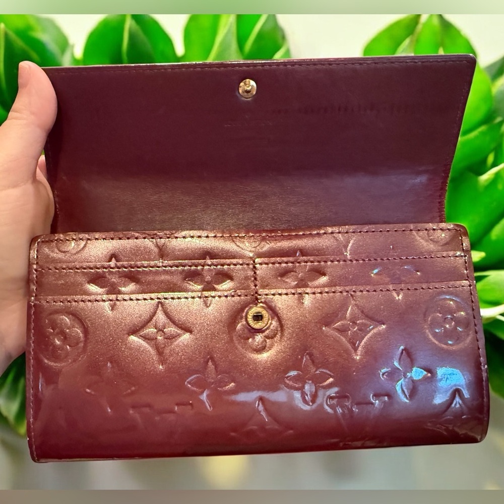 Louis Vuitton Amarante Monogram Vernis Sarah Wallet Rouge Fauviste EUC - Picture 9 of 14